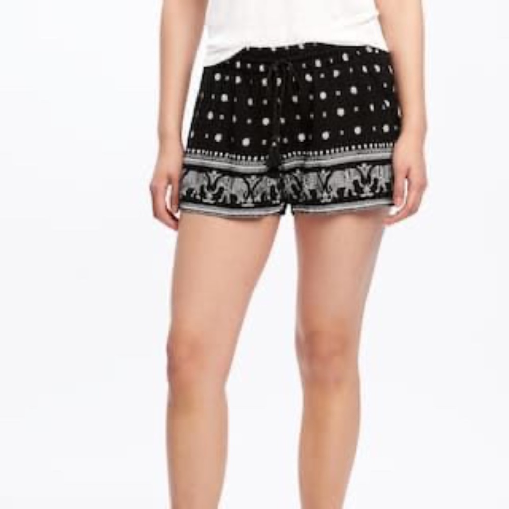 Black and white elephant print relaxed shorts